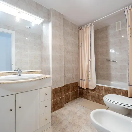 Hauzify I Aventura Apartamento *